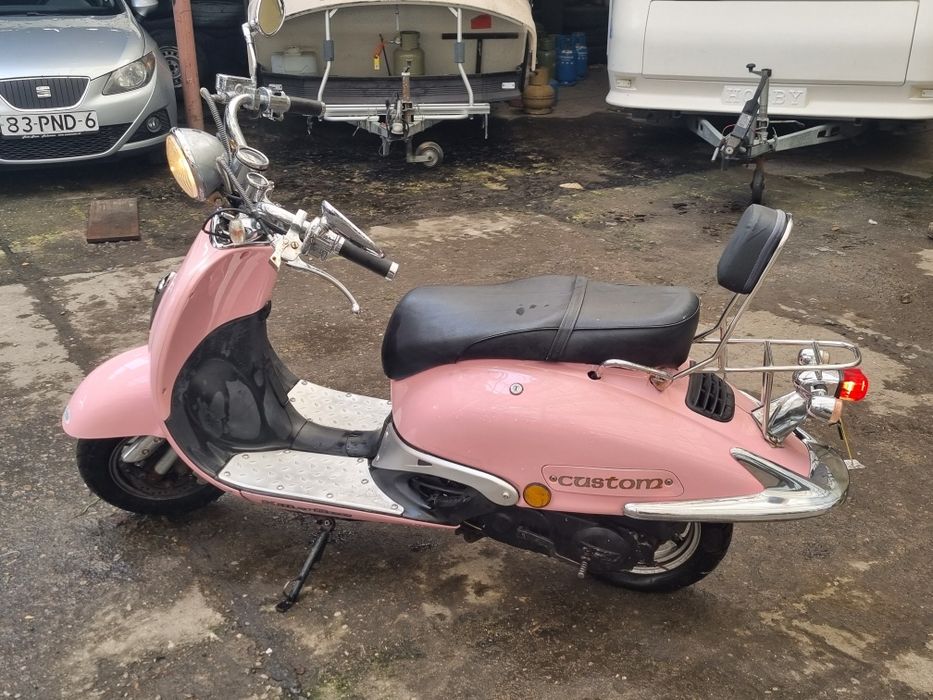 Vând Scoter  kilerbee Custom 49 cmc