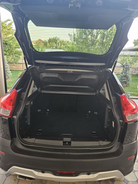 Lada Xray Cross 1, 6Nissan mator