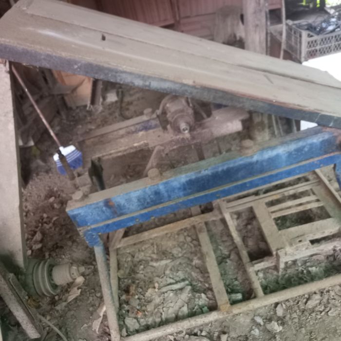 Masă circular reglabilă