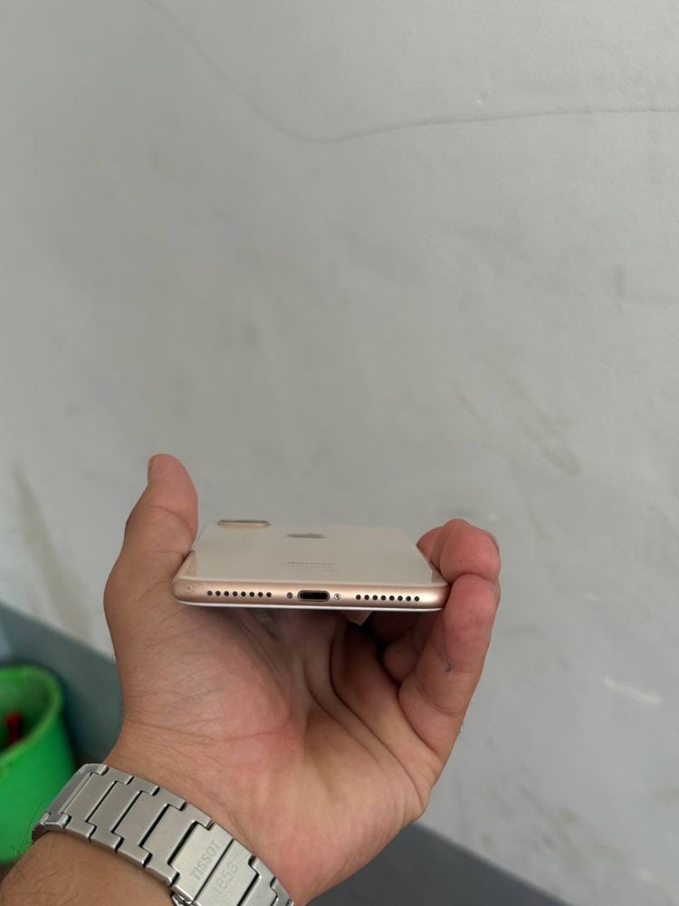 Iphone 8 Plus srochniy sotiladi
