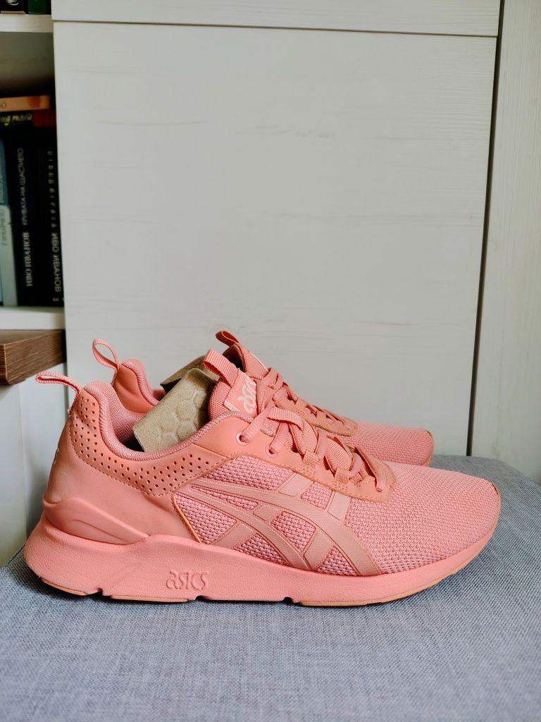 Страхотни Asics Peach runner 40, 5