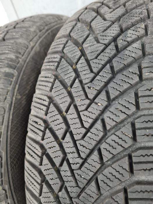 2 бр. зимни гуми 215/65/15 Continental 8 mm DOT 2613