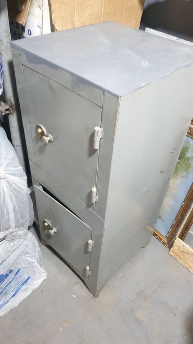 Сейф продам   (две двери)