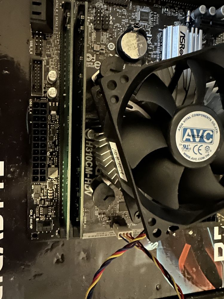 Дънна платка ASRock H310CM-HDV 1151 и процесор i5 9500Т и рам 16 гб