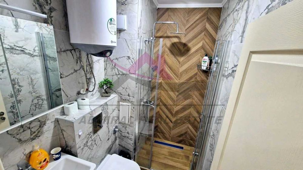 Дава се под наем Тристаен апартамент в Варна, Център - 100 кв.м за 1150 € - Снимка #7