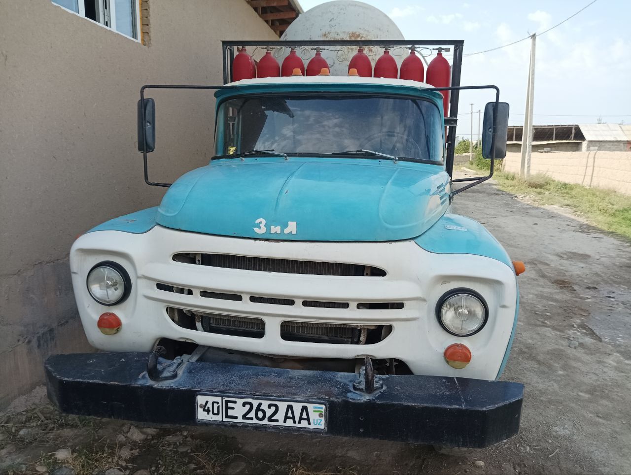 Zil sementavoz 130