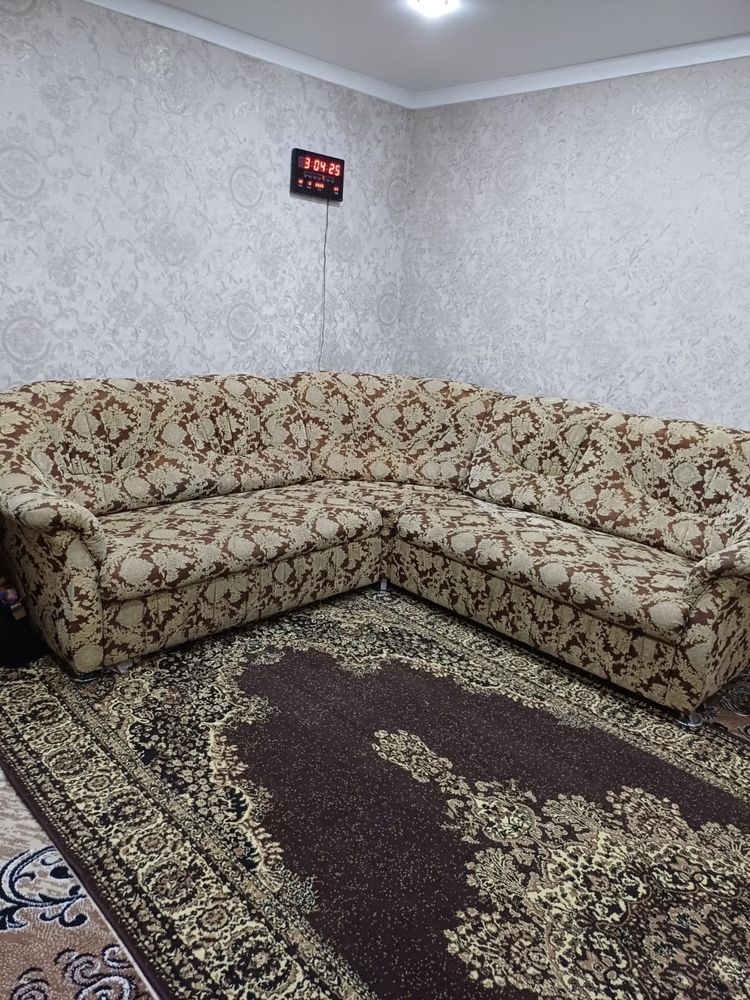 Продам диван угловой