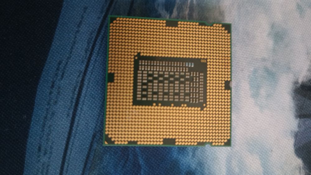 Продавам процесор intel core i5 2300