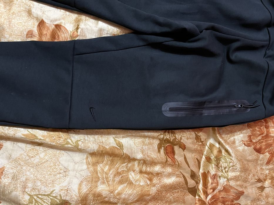 Продавам чисто нов Nike Tech fleece