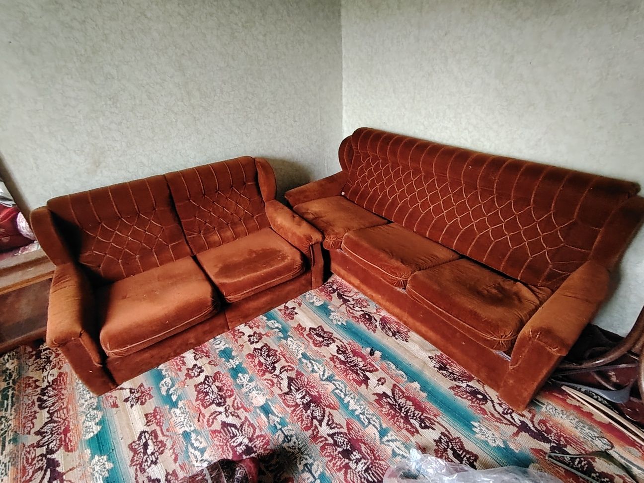 Разтегателен диван.
