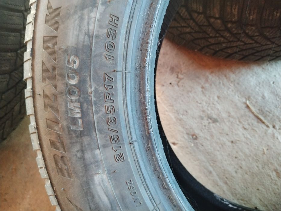 Vând anvelope i iarna