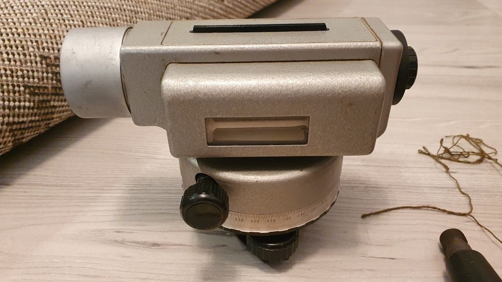 NIVELATOR OPTIC 2N-3L vechi din anul 1994