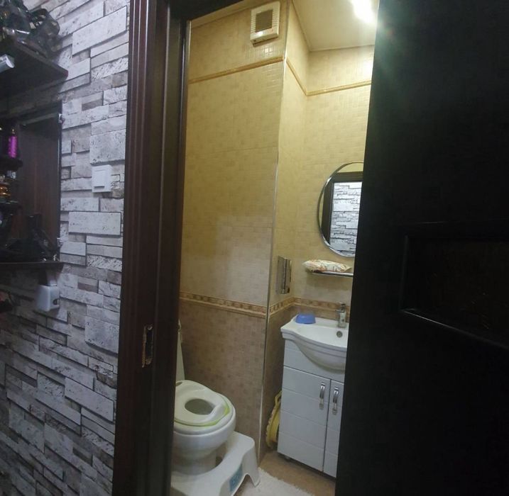 Срочно Продаётся Бобура 4/2/4 ремонт хороший с мебелью локации топ !