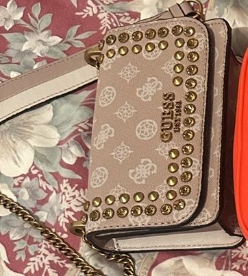 Дамска чанта GUESS