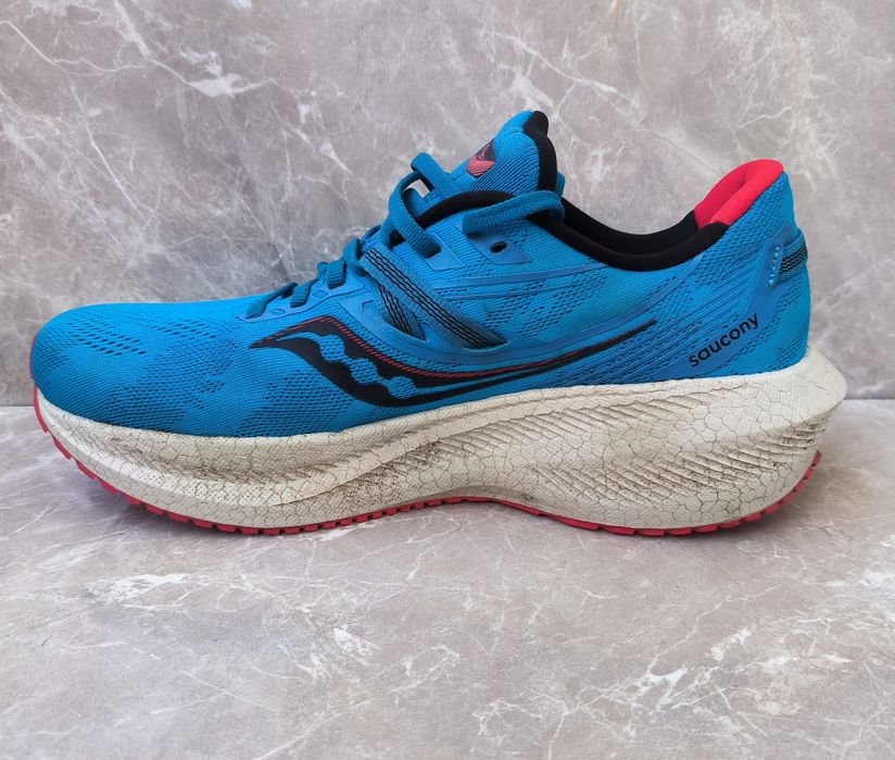 Маратонки Saucony номер 44
Маратонки за бягане Triumphм