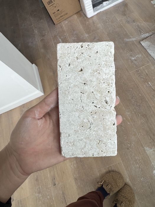 Vand 5.5mp travertin negociabil