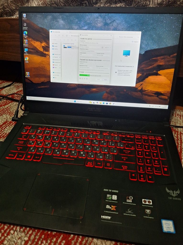 Ноутбук продаётся asus