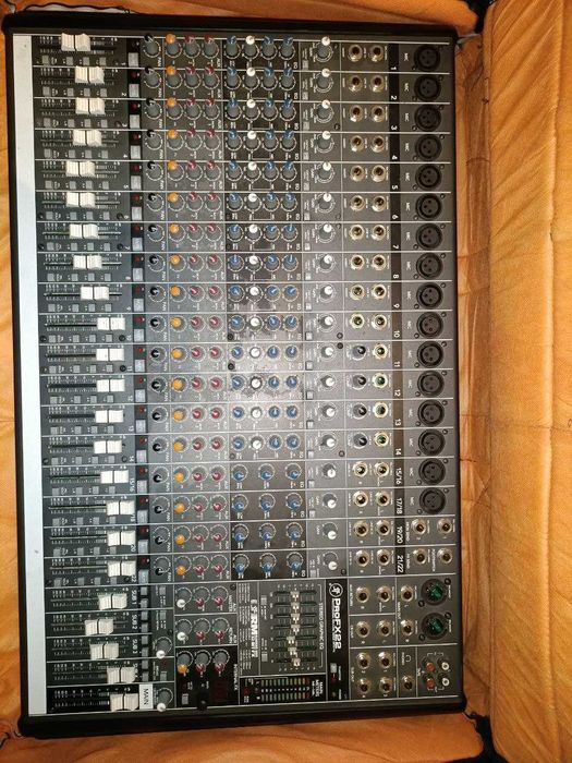 Vand Mixer Analog Mackie pro fx 22 v1