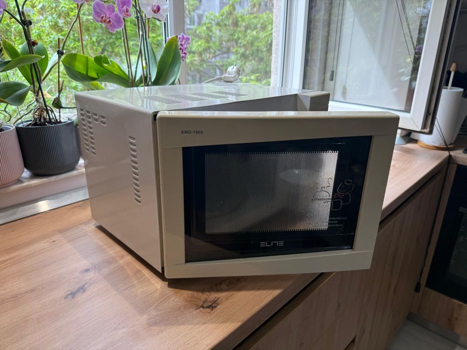 Cuptor cu microunde Elite EMO-1903
