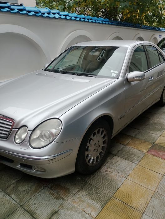 Mercedes E200 сив