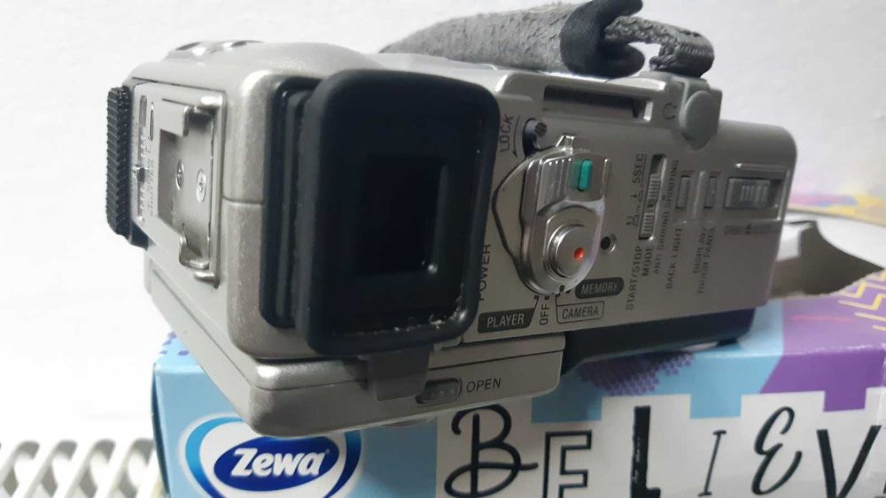 Camera video Sony Handycam DCR-PC3E noua