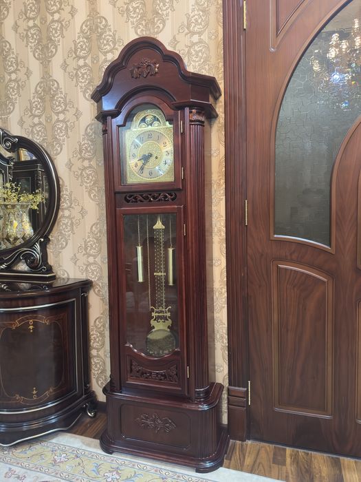 Напольные  часы куранты