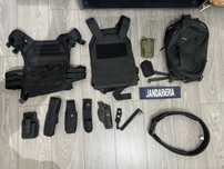 Vand vesta si accesorii tactice