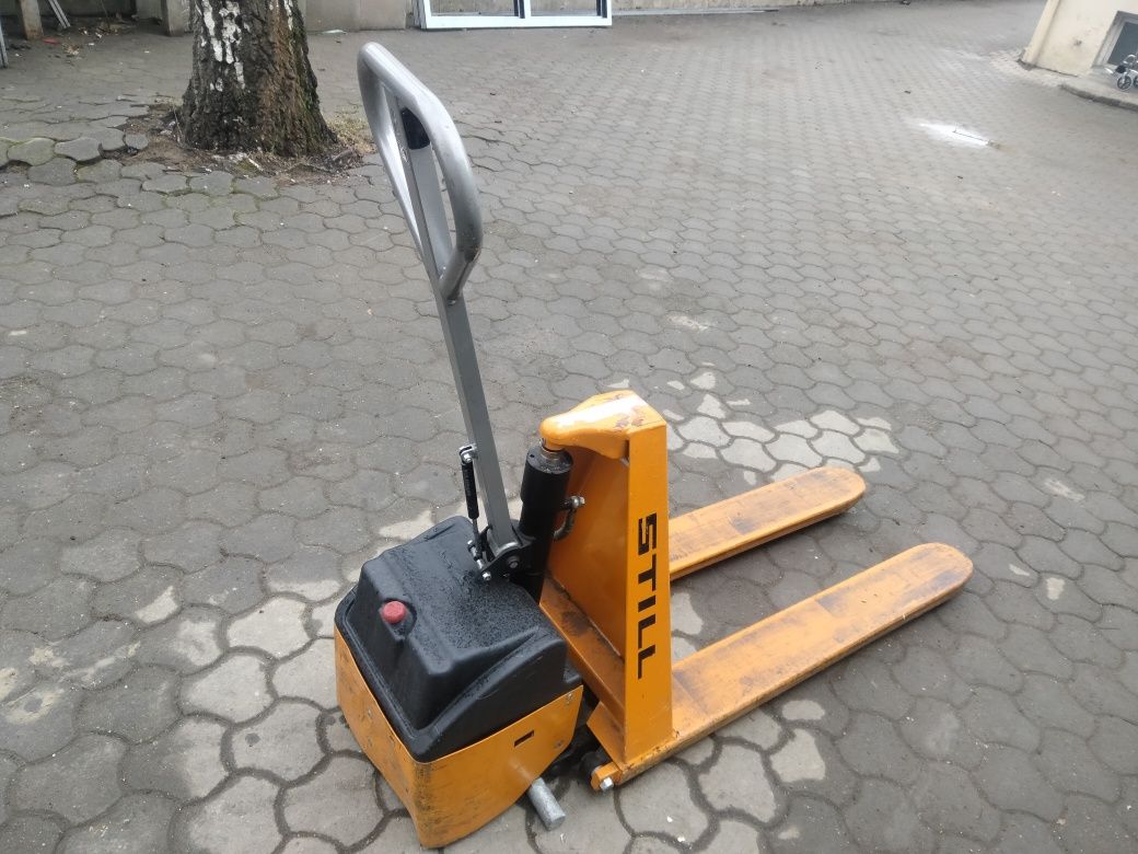 Transpalet electric cu ridicare de 800mm si greutate de 800kg