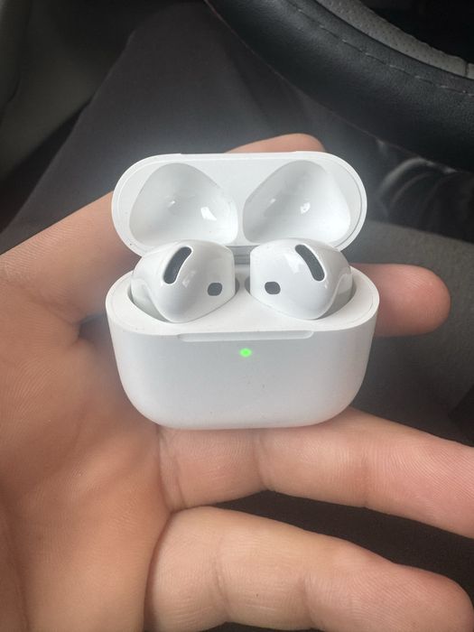 Apple air pods 4