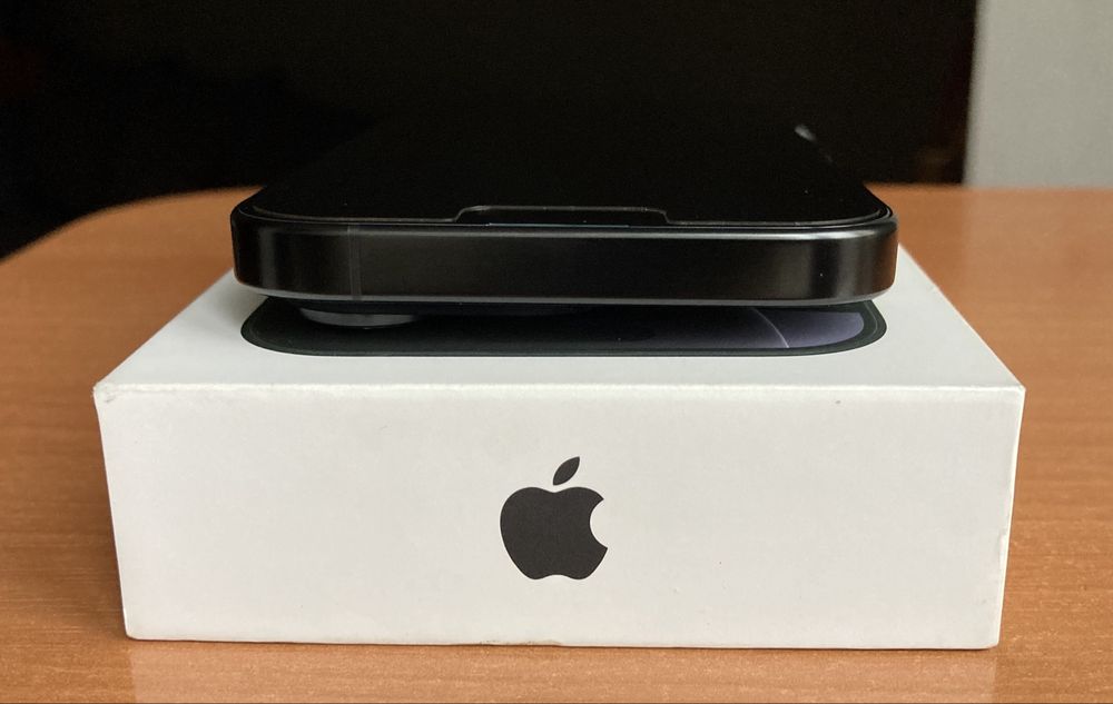 Vand iPhone 16 Pro Black