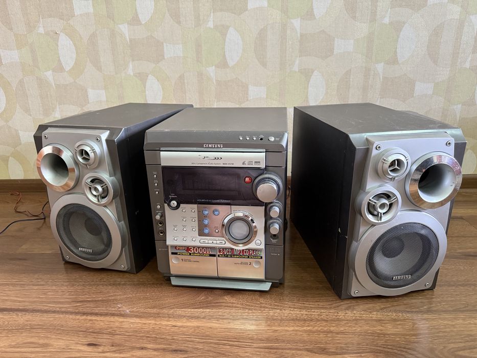 Продам музыкальный центр Samsung 3тысячи ват