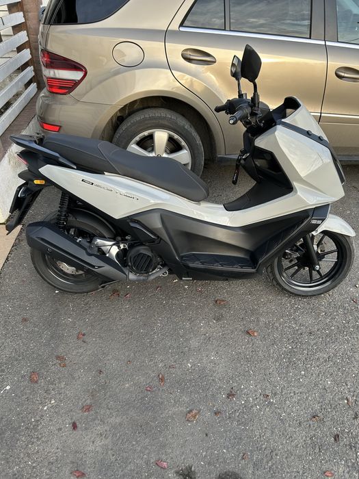 Scuter Kymco Skytown 125cc A1 - 2025 (Nu Honda, Ktm, Yamaha)