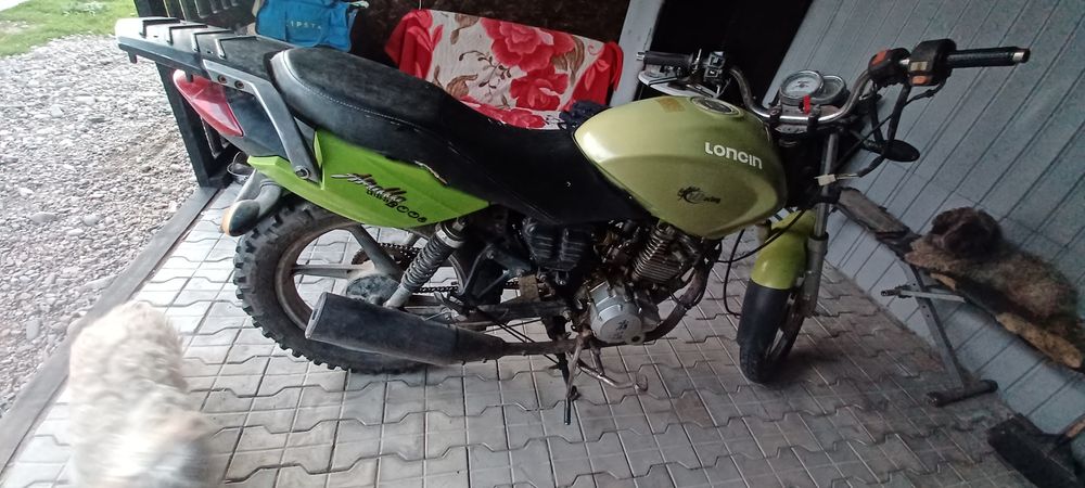 Motocicleta motor 125 în 4 timpi
