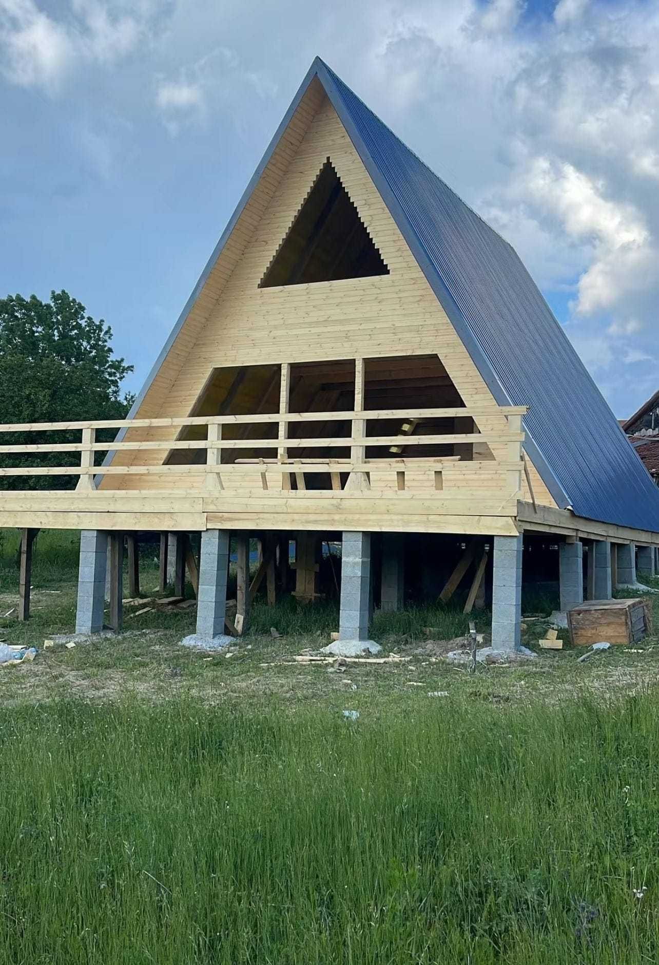 Cabana stil A-Frame si case din structura de lemn