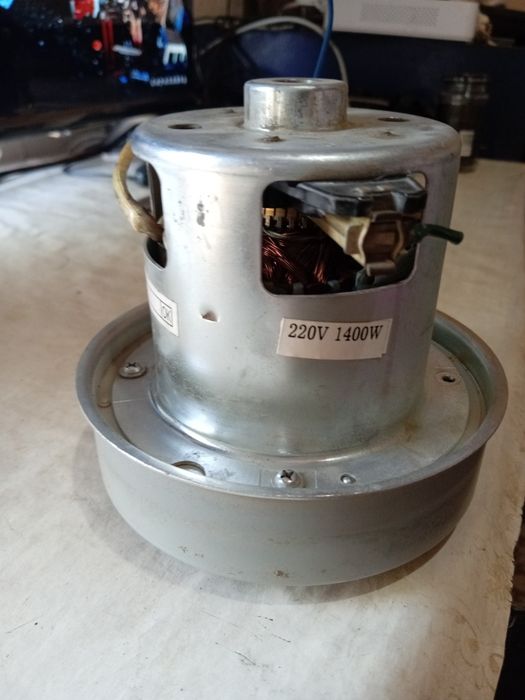 Двигатель от пылессоса 220V 1400W