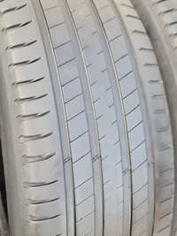 235 60 18 Michelin