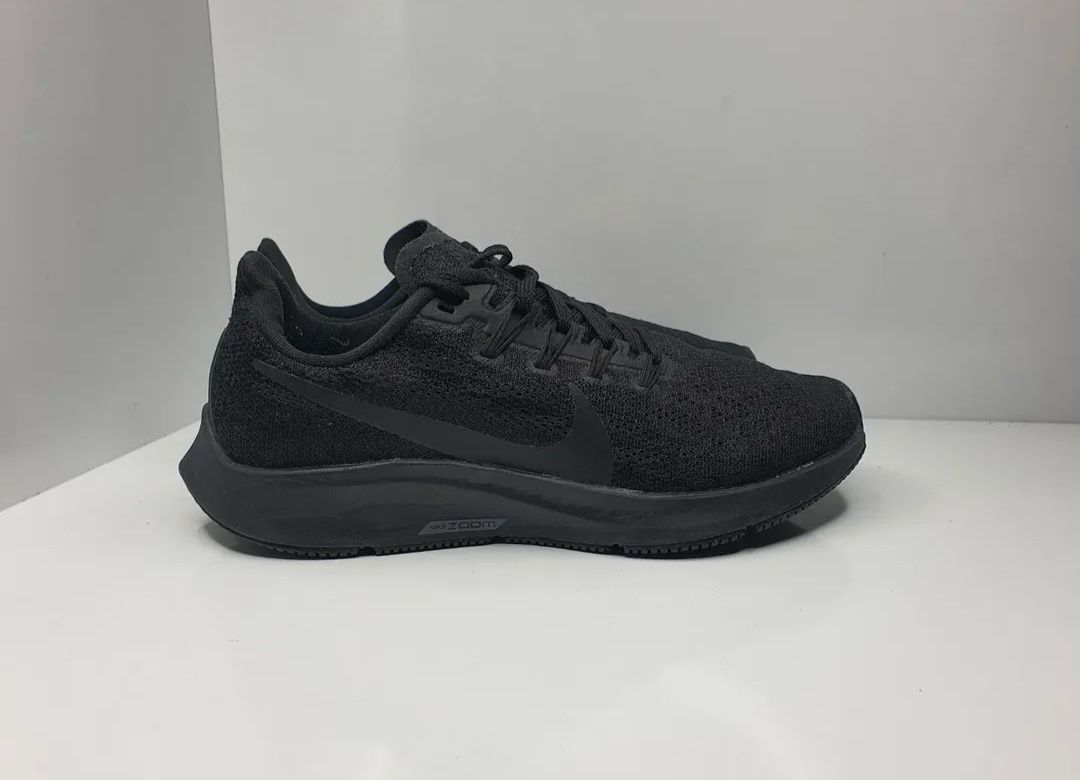 Маратонки Nike Zoom Pegasus 36

Носени,но в отлично състояние. 

Разме