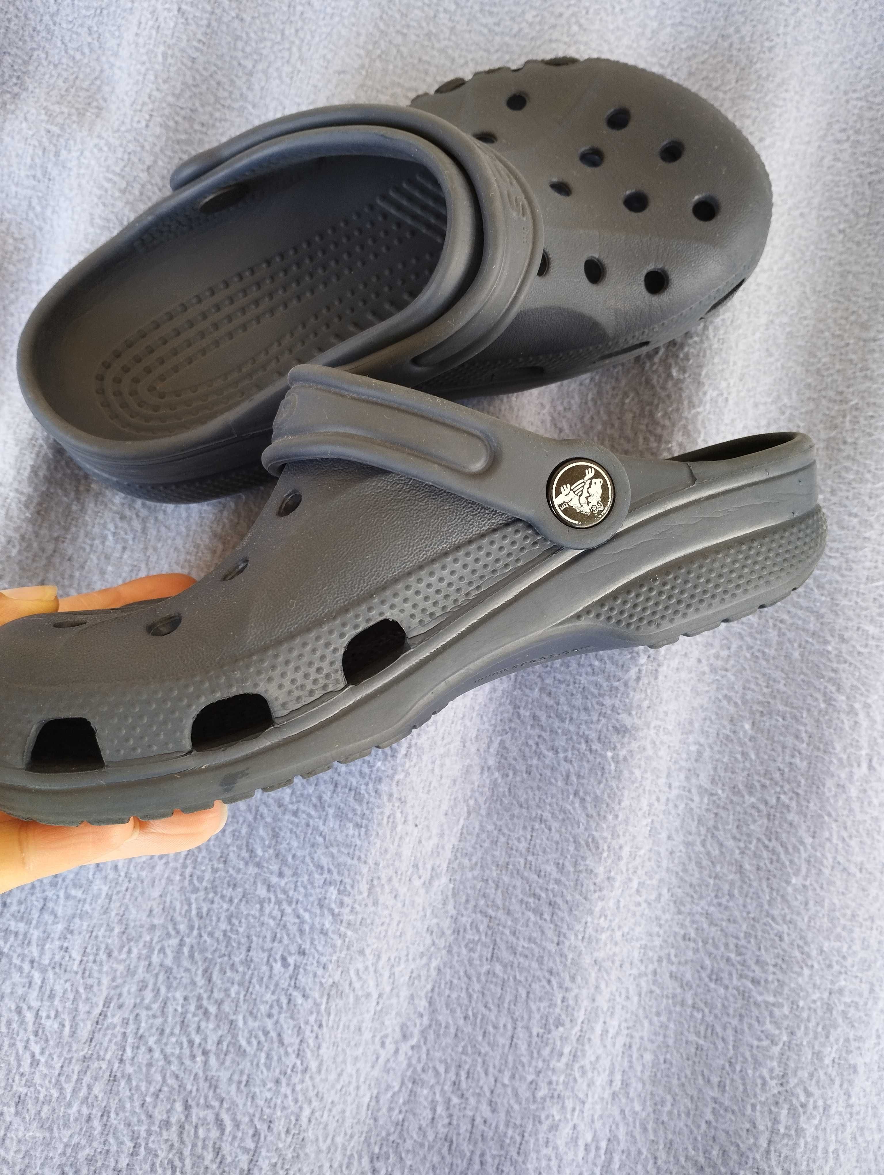 Летни Nike и Crocs номер 33/34.