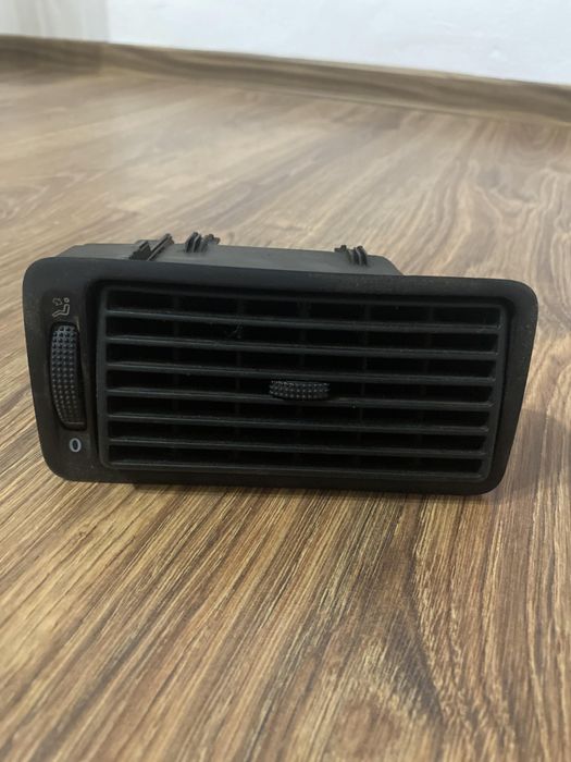 Vand grila ventilatie golf 4
