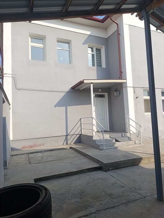 Ўзимни уйимни сотаман.Маклермасман.Ҳовли сотилади,4 сотих ховли