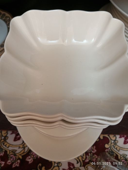 Продам тарелки овальные