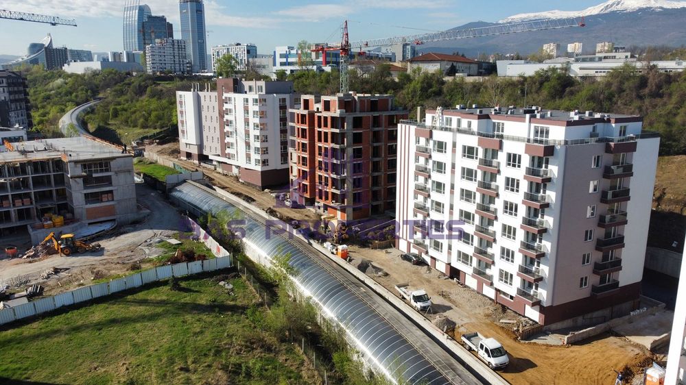 Продава се Тристаен апартамент в София, Дружба 2 - 94 кв.м за 2496 €/кв.м - Снимка #4