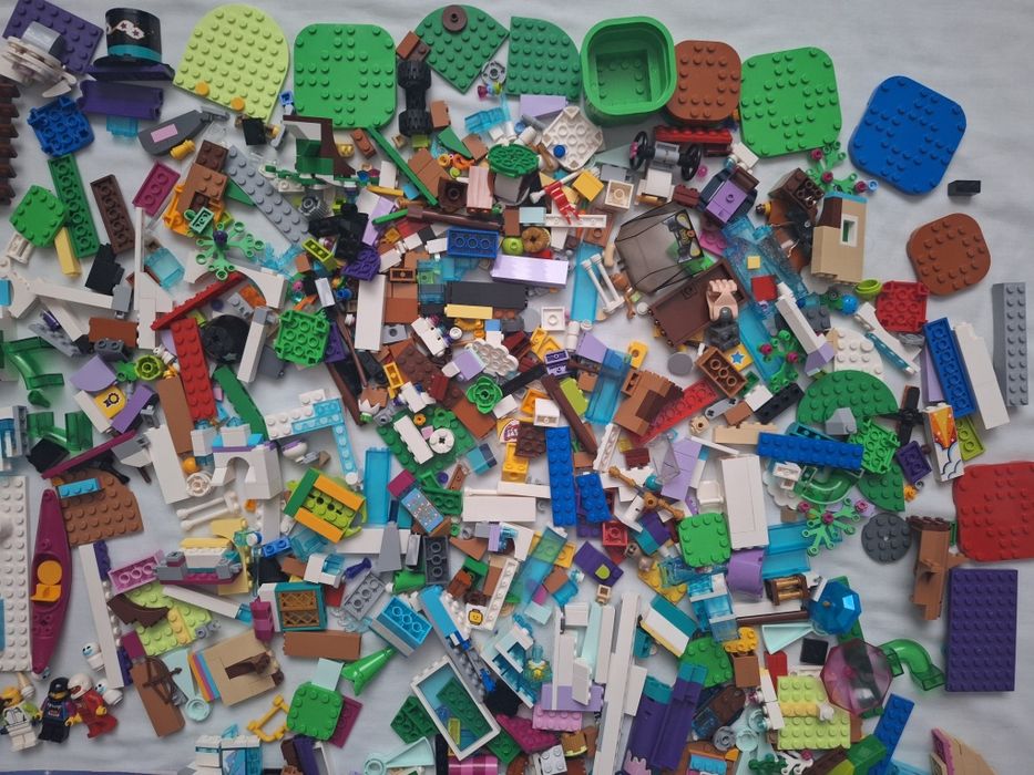 Lot Lego Disney Frozen (43172)+alte piese Lego.