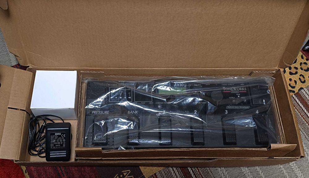 Procesor multiefect Korg AX30G (pentru chitară electrică )