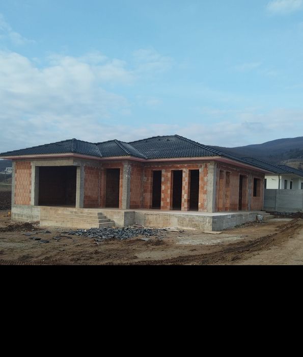 Casă la roșu în Alba-Iulia Micești