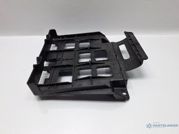 Suport ECU motor AUDI A3 II Sportback (8PA) [ 2004 - 2015 ] TDI 16V (BKD, CBAB, CFFB, CLJA) 103KW|140HP OEM 8P0906131