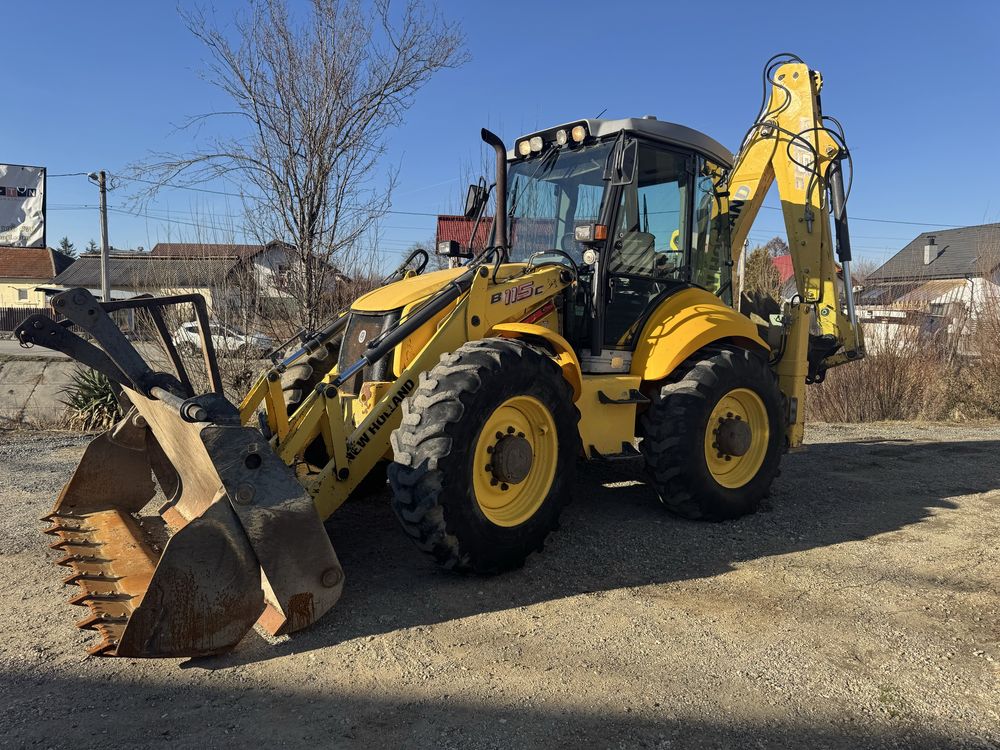 Buldoexcavator new holland
