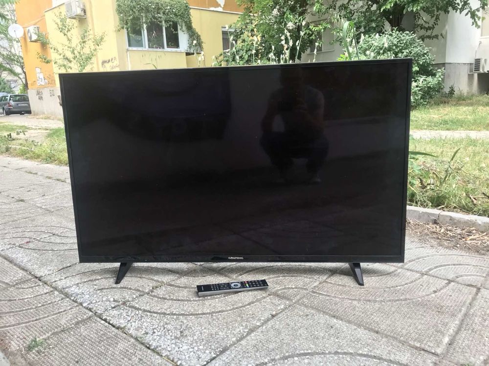 Смарт телевизор Grundig 49 инча
