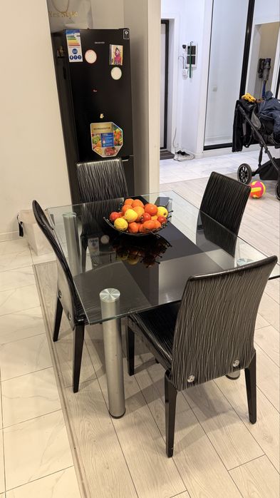 Стол кухонный со стульями