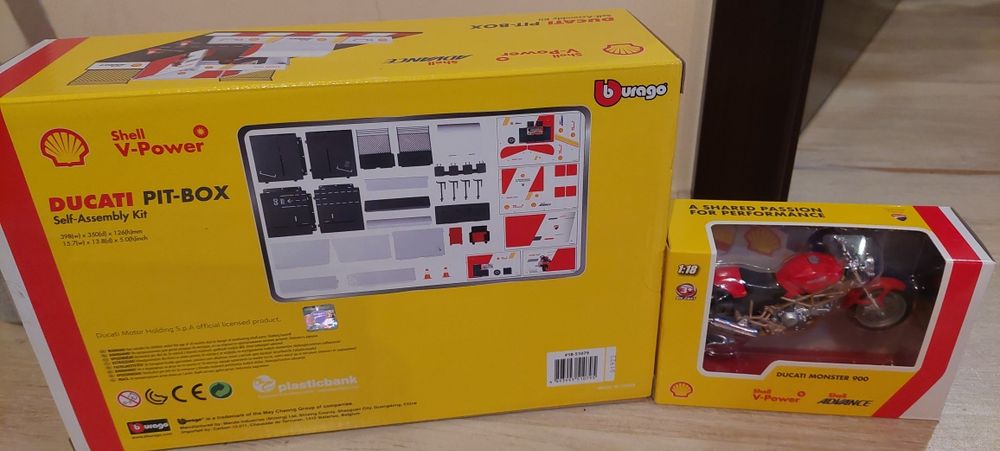 Ducati pit box Shell